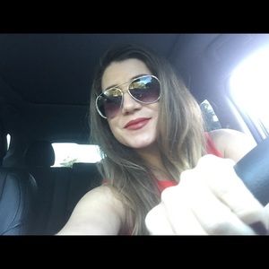 Meet your Posher, Amber